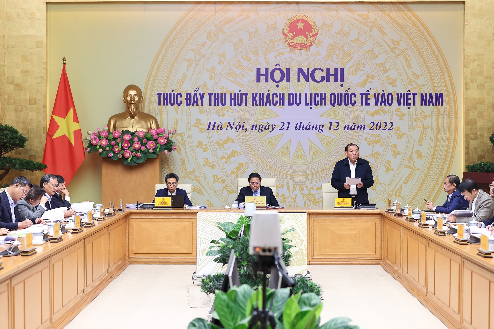 thu tuong tran tro vi sao viet nam lai di truoc ve sau trong phuc hoi du lich quoc te hinh 1
