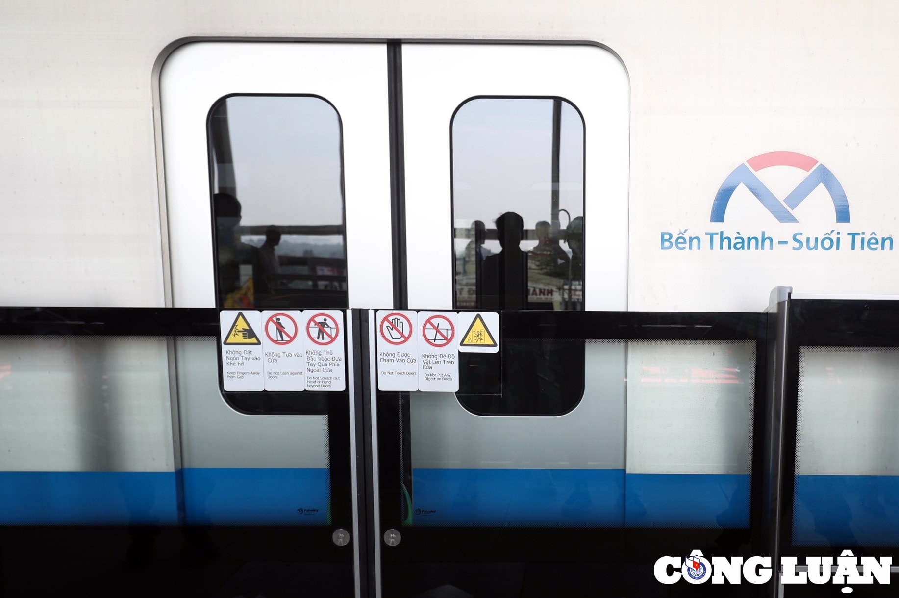 ngam doan tau lan dau tien lan banh tren cong trinh metro so 1 ben thanh suoi tien hinh 3