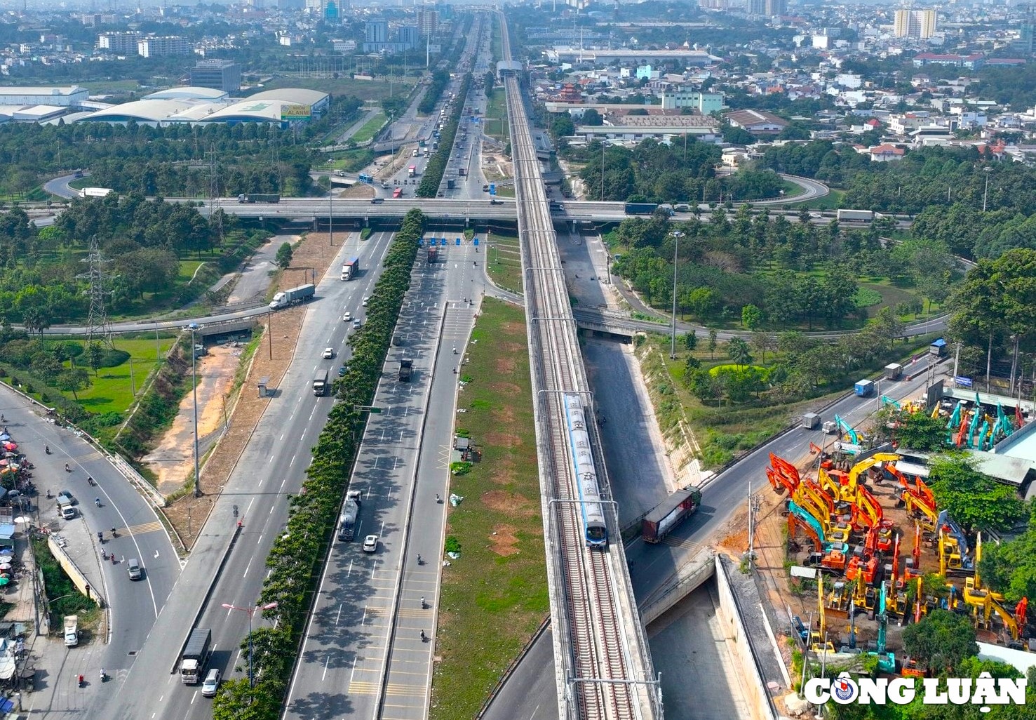 ngam doan tau lan dau tien lan banh tren cong trinh metro so 1 ben thanh suoi tien hinh 11