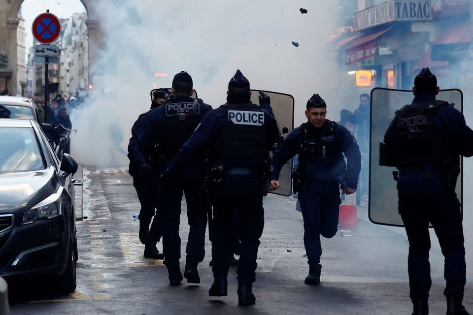xa sung vao cong dong nguoi kurd o paris 3 nguoi thiet mang hinh 3