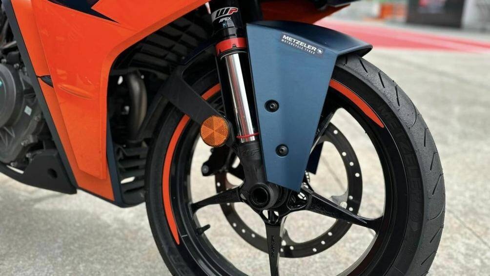 ktm rc 390 tro lai viet nam gia tu 209 trieu dong hinh 3