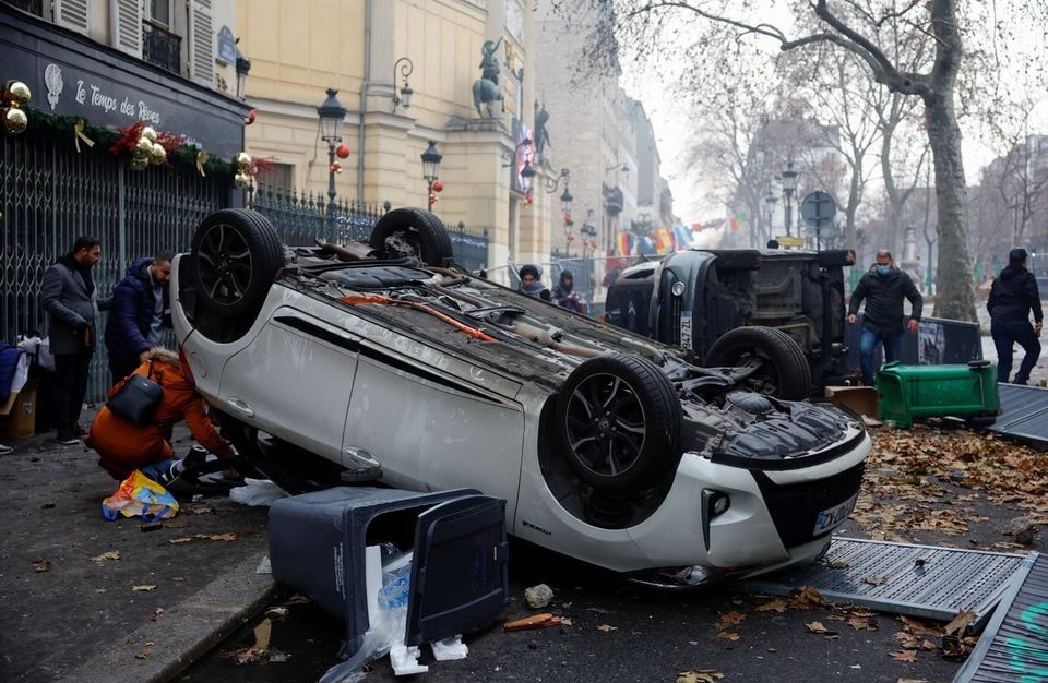 cuoc bieu tinh cua nguoi kurd ve vu xa sung o paris bien thanh bao luc hinh 2