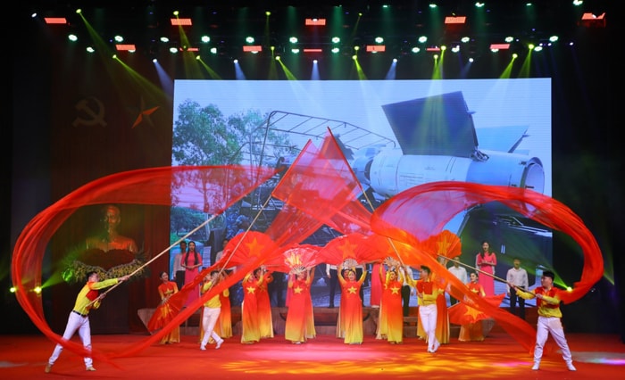 chien thang ha noi dien bien phu tren khong la ky tich co mot khong hai hinh 1