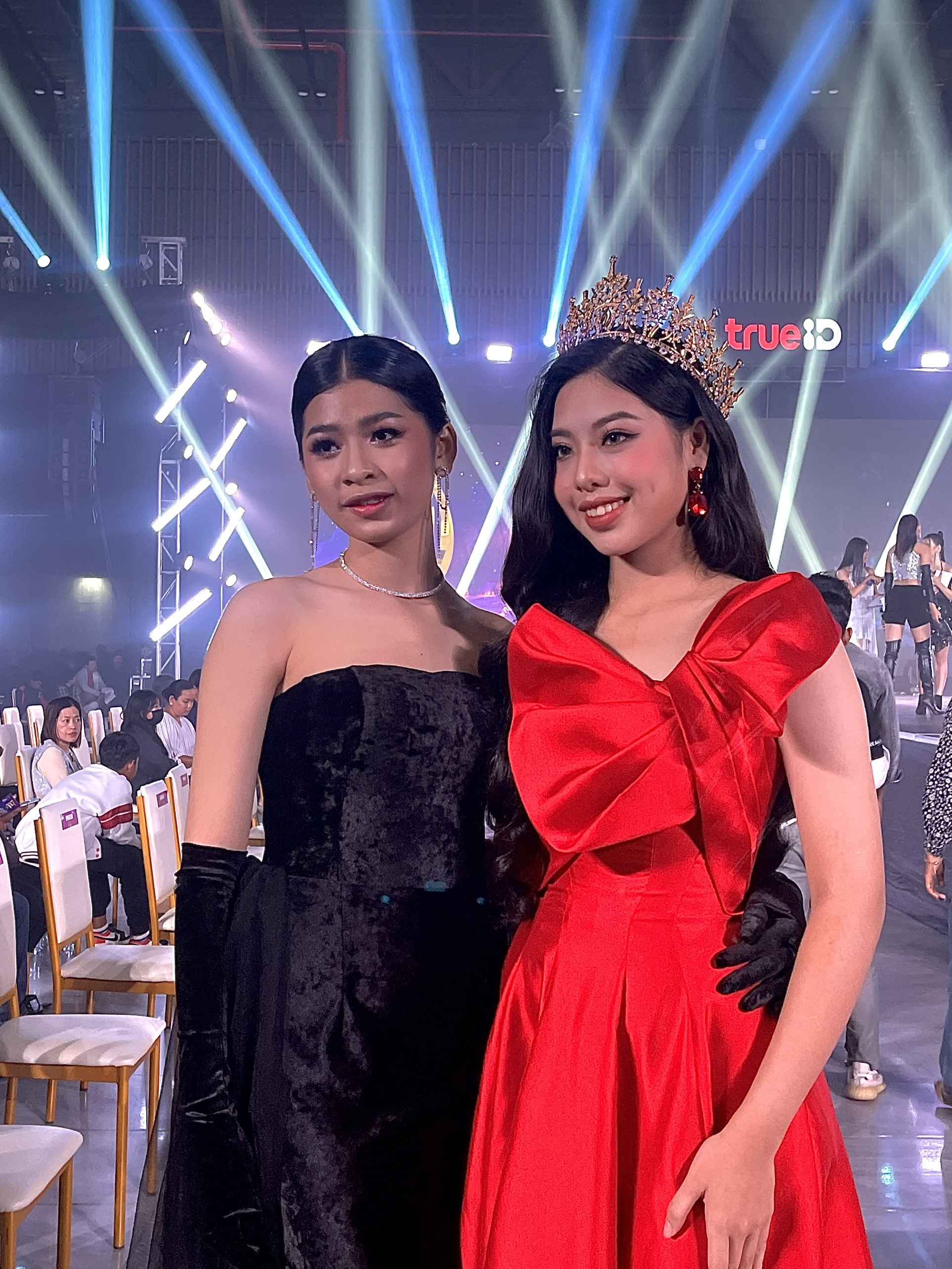 ngo ngoc gia han rang ro ngoi ghe giam khao miss teen international cambodia 2022 hinh 4