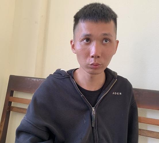 kon tum nghich tu dung dao chem me ruot trong thuong hinh 1