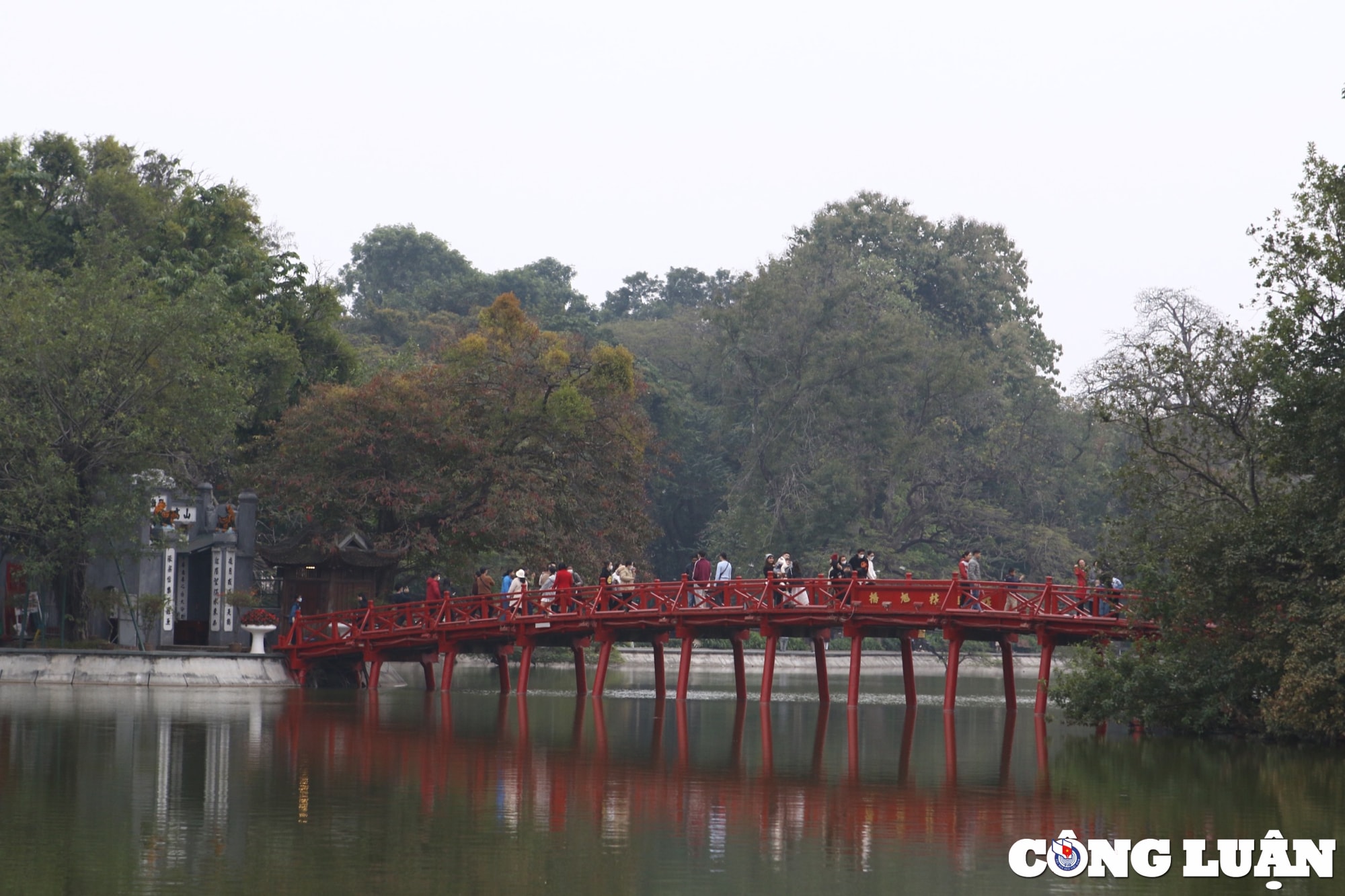 pho di bo ho guom dong nghit nguoi truoc thoi khac don nam moi 2023 hinh 11