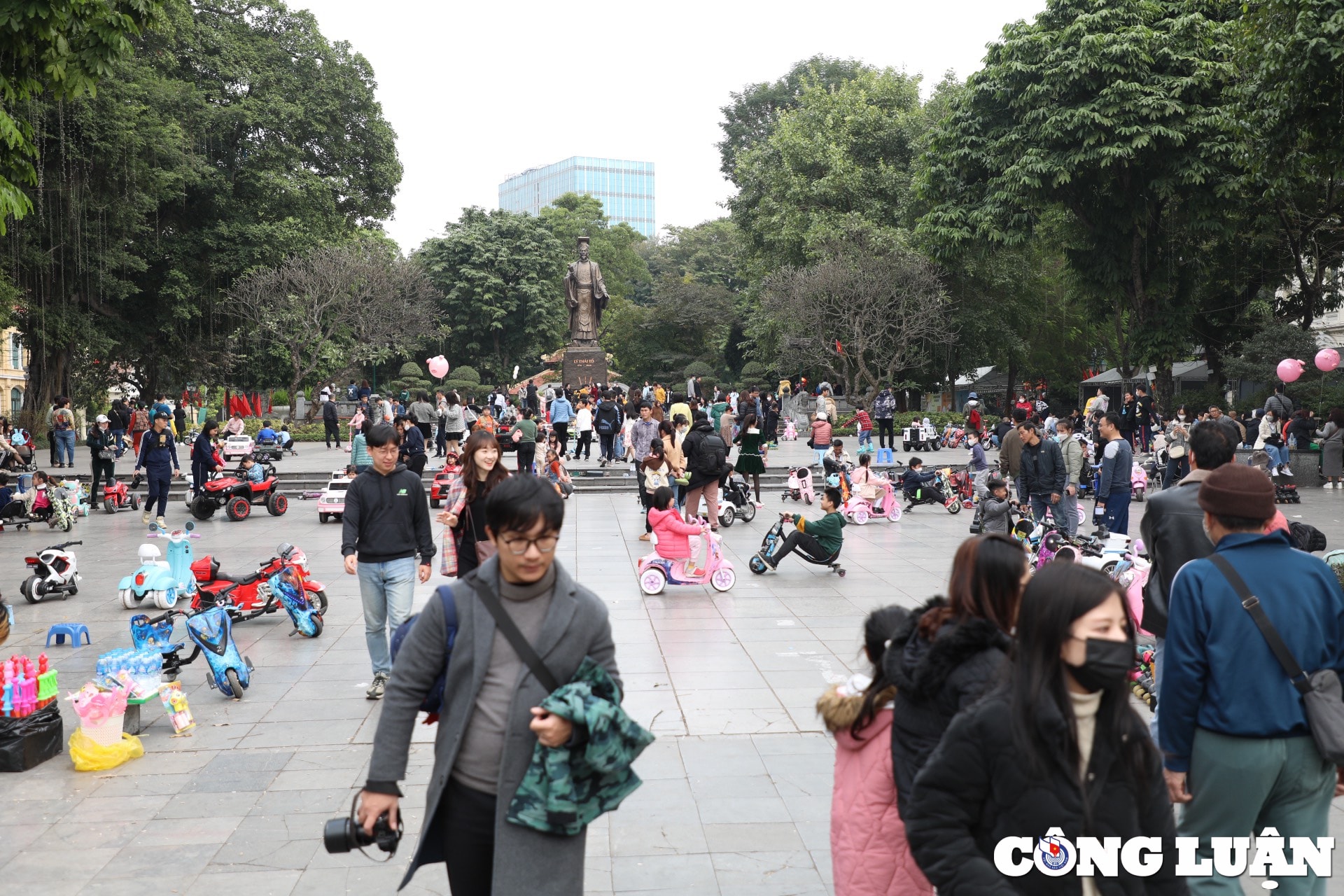 pho di bo ho guom nhu tray hoi dip nghi tet duong lich 2023 hinh 12