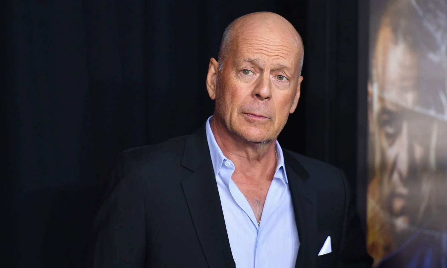 bruce willis that bai khi dinh mua 1 thi tran o my hinh 2