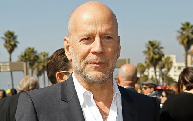 bruce willis that bai khi dinh mua 1 thi tran o my hinh 1