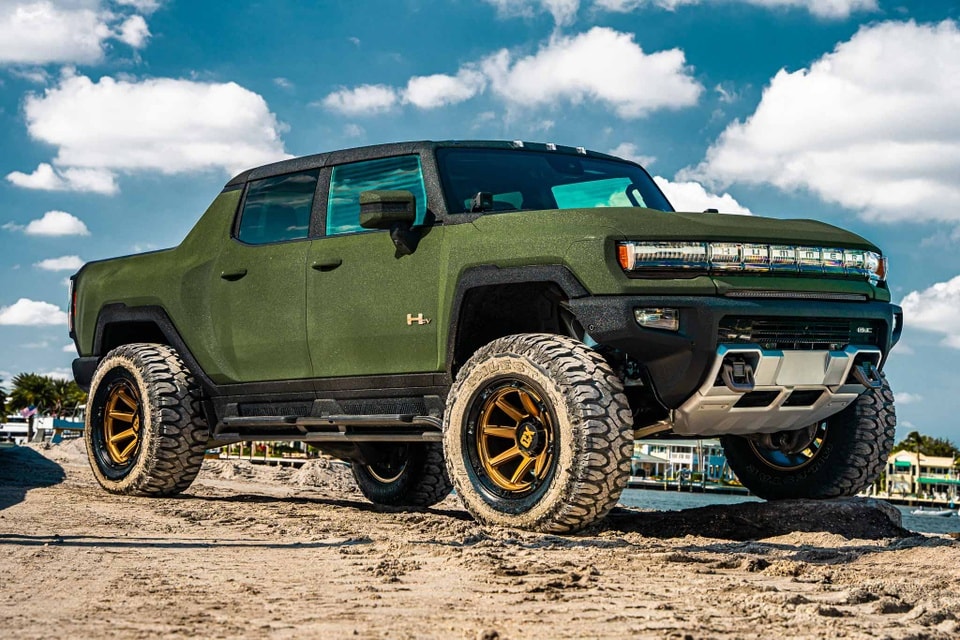 gmc hummer ev do than vo bang chat lieu dac biet hinh 1