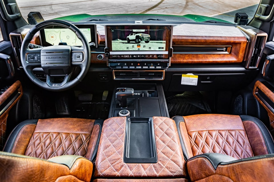 gmc hummer ev do than vo bang chat lieu dac biet hinh 8