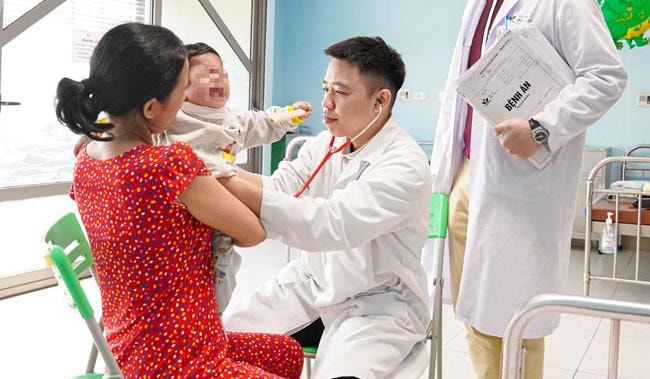 phau thuat thanh cong cho be bi teo thuc quan bam sinh hinh 1