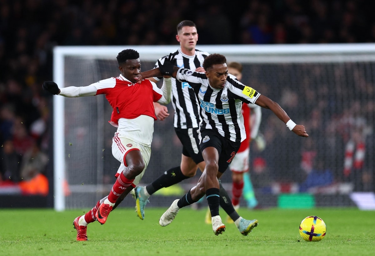 hoa newcastle arsenal lo co hoi bo xa man city hinh 5