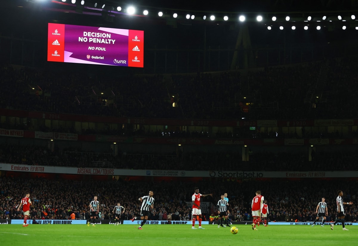 hoa newcastle arsenal lo co hoi bo xa man city hinh 7