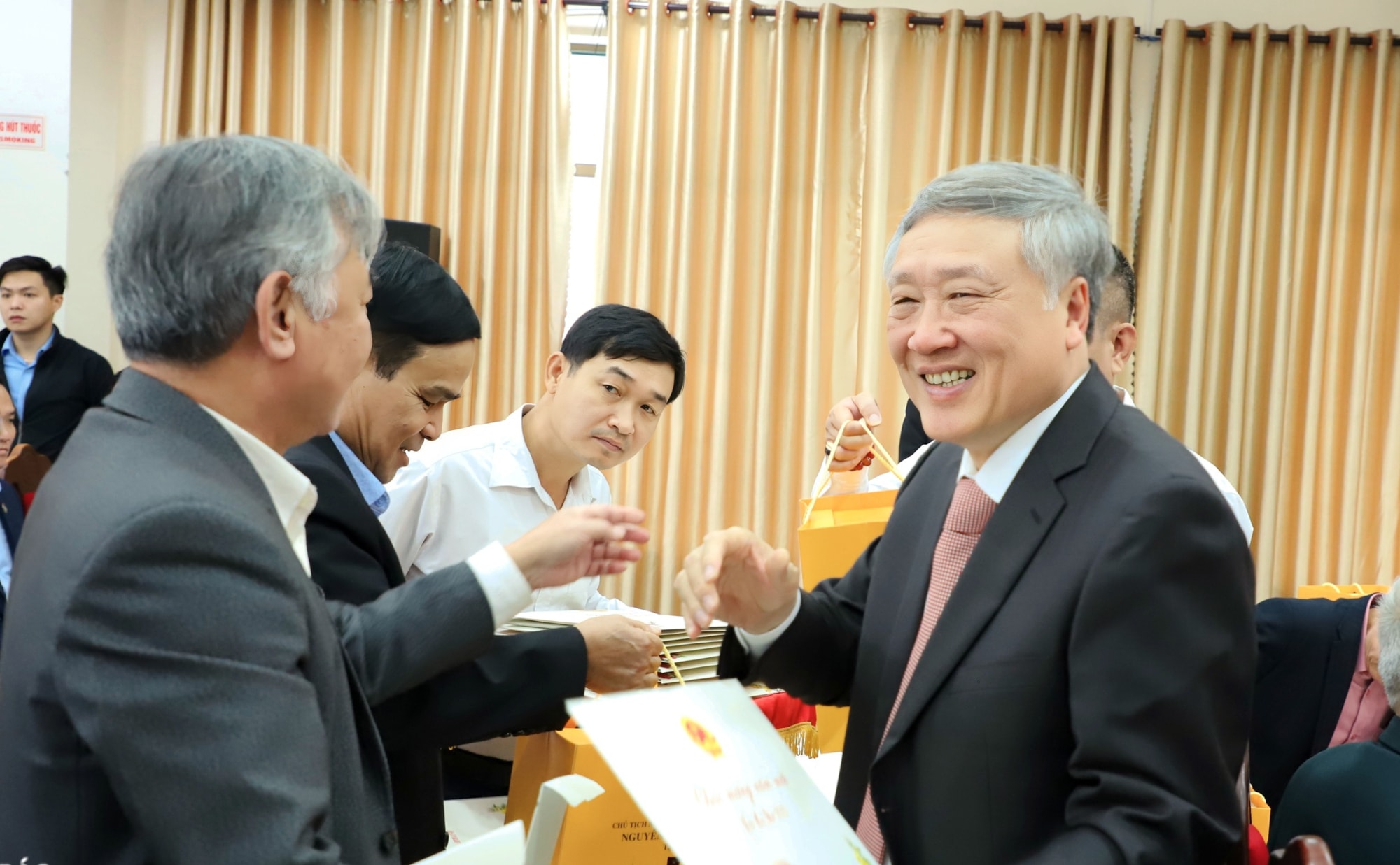chu tich nuoc gap mat nguyen lanh dao cap cao khu vuc mien trung tay nguyen hinh 3