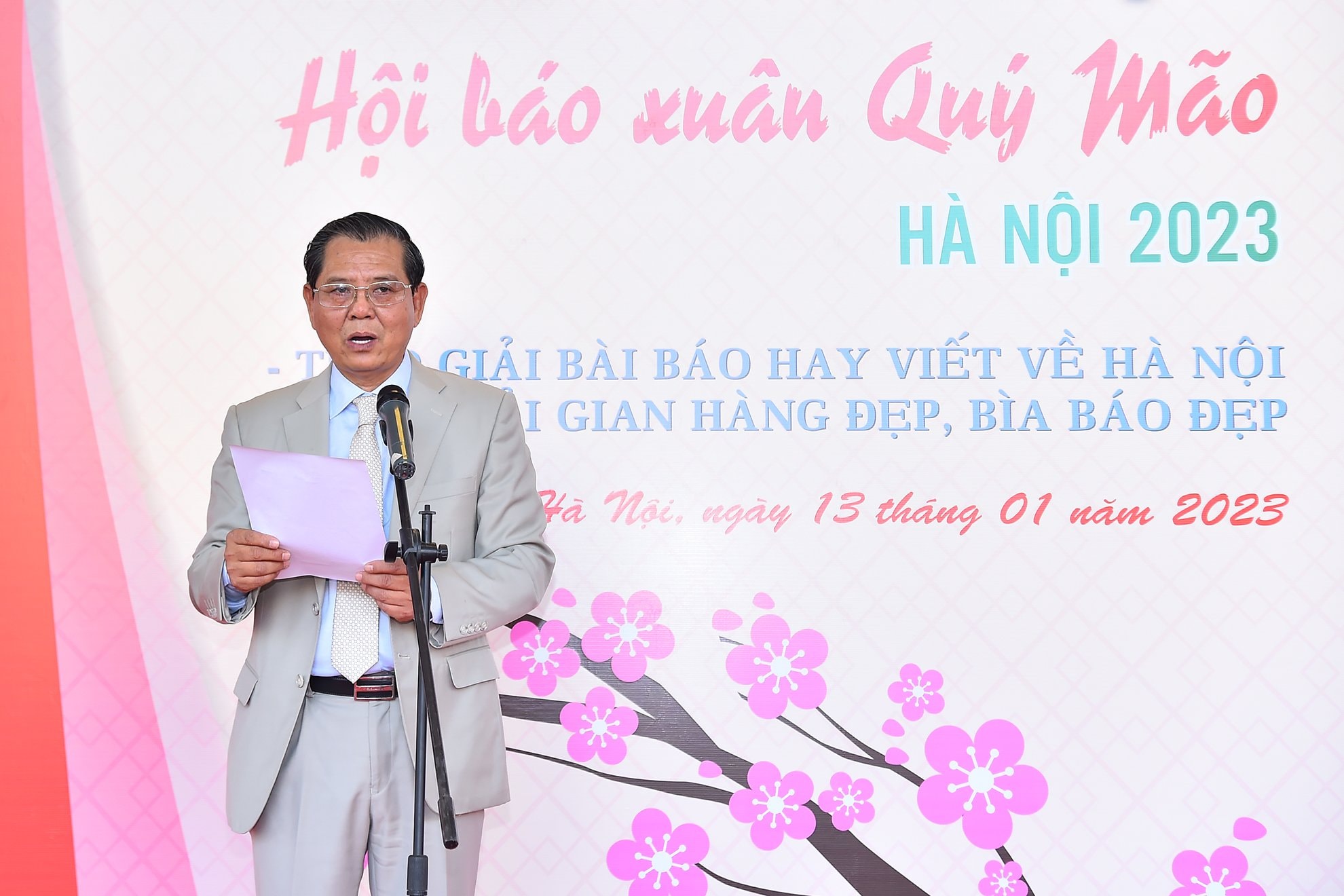 gui tang cac chien si bo doi bien phong cac an pham bao xuan bao tet quy mao hinh 1