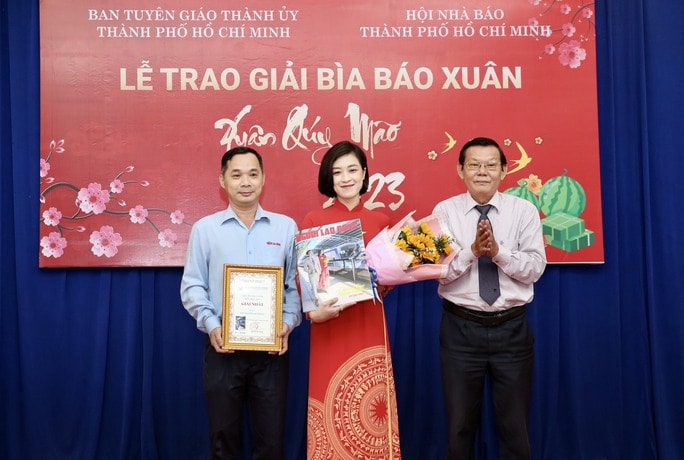 hoi nha bao tp hcm trao giai bia bao xuan quy mao 2023 hinh 2