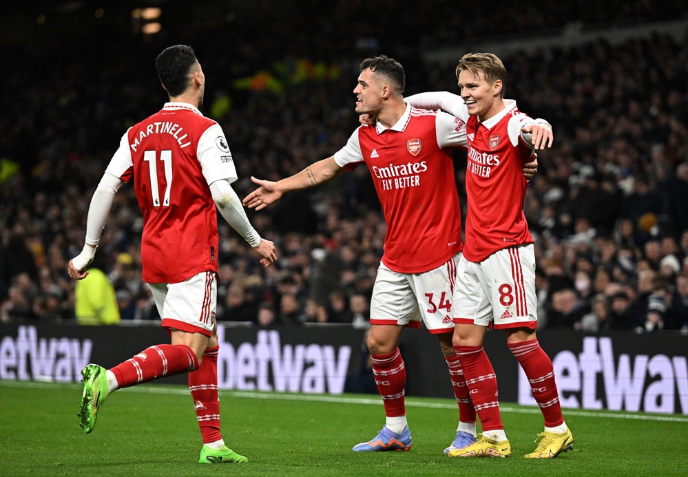danh bai tottenham 2 0 arsenal tao cach biet 8 diem voi man city hinh 1