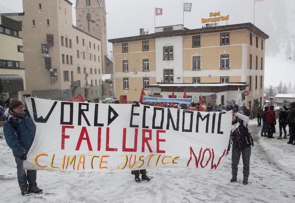 cac nha hoat dong khi hau bieu tinh truoc them davos 2023 hinh 1