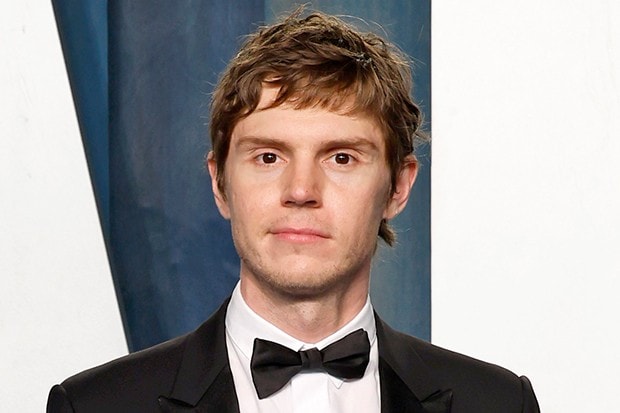 evan peters cang thang khi vao vai sat nhan dahmer hinh 3