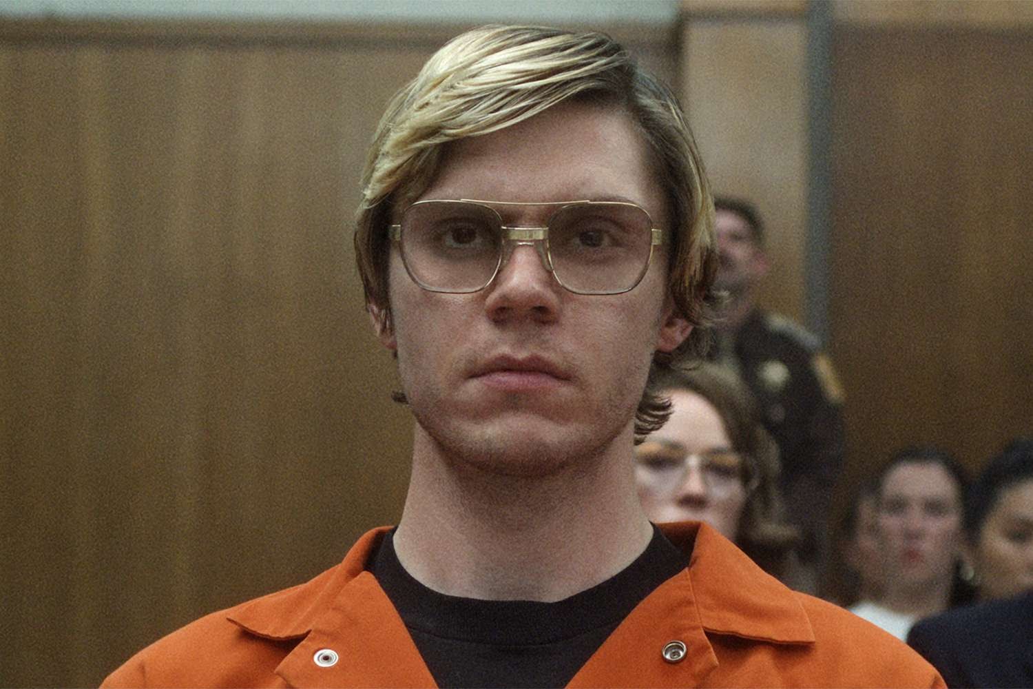 evan peters cang thang khi vao vai sat nhan dahmer hinh 1