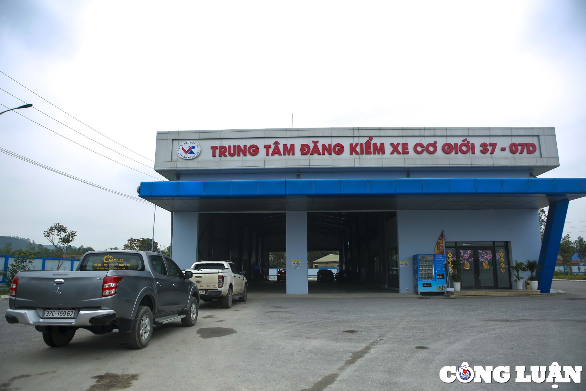 dang kiem o to o nghe an mua banh nuoc xep hang tu 1 gio sang hinh 19