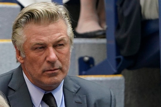 alec baldwin bi buoc toi ngo sat doi mat 18 thang tu giam hinh 3
