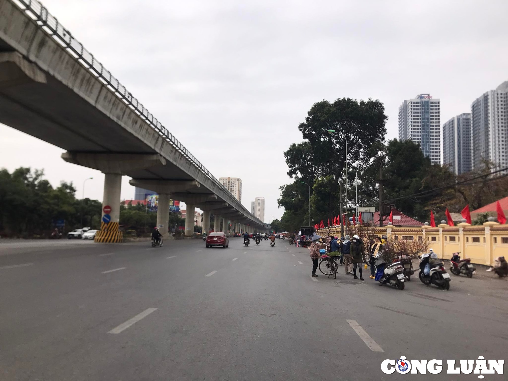 dao quat sale sap san van vang khach mua hinh 5