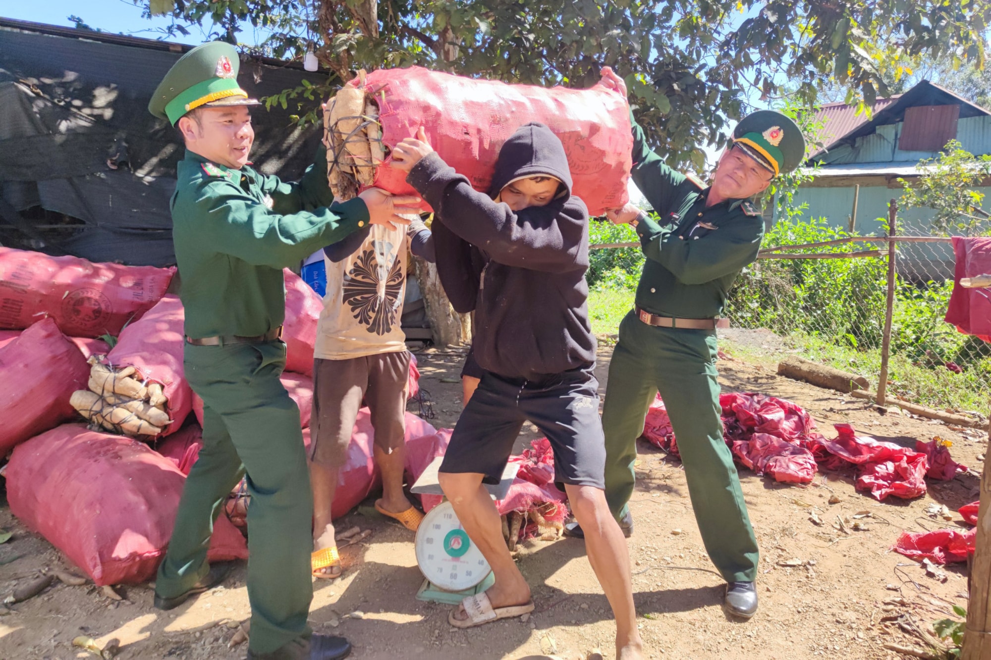 banh chung xanh tham tinh quan dan bien gioi hinh 7