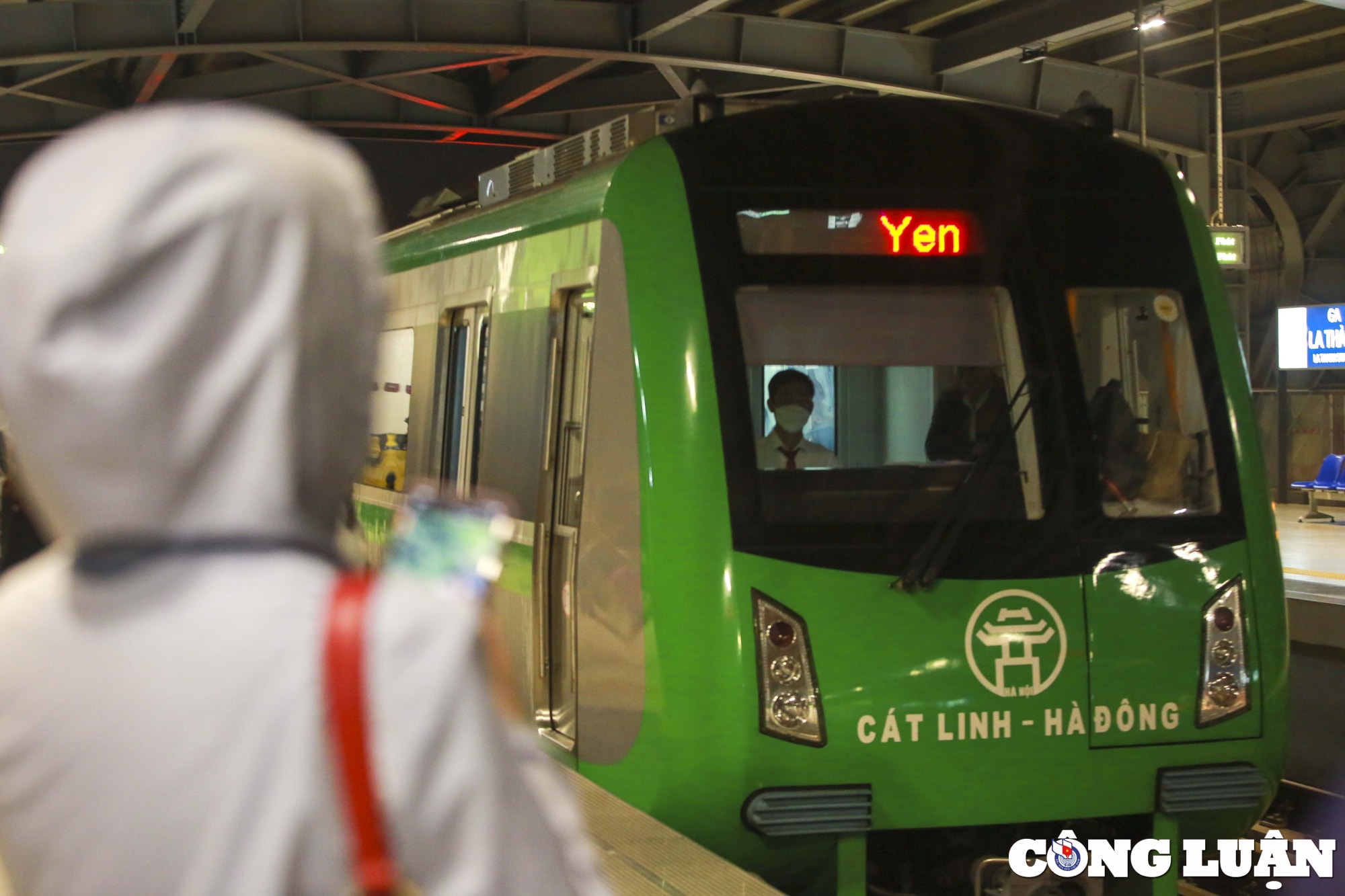 ha noi tau dien xe buyt chay xuyen tet phuc vu nguoi dan di lai hinh 2