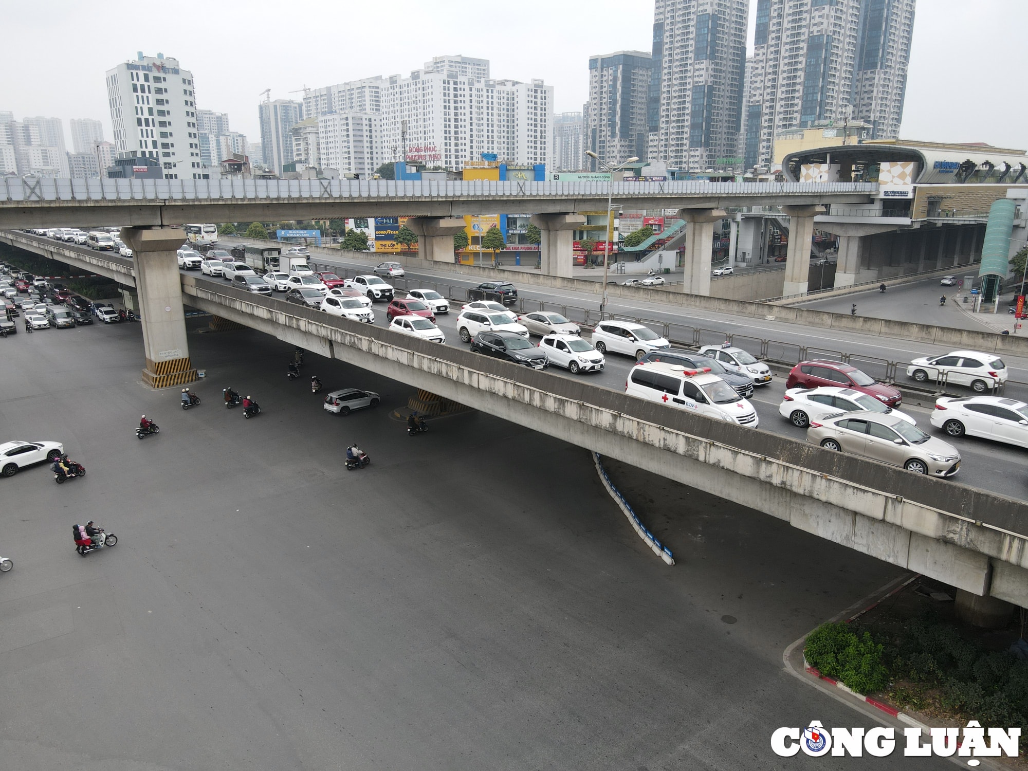 mung 2 tet tac duong cao toc phap van cau gie va vanh dai 3 tren cao hinh 6
