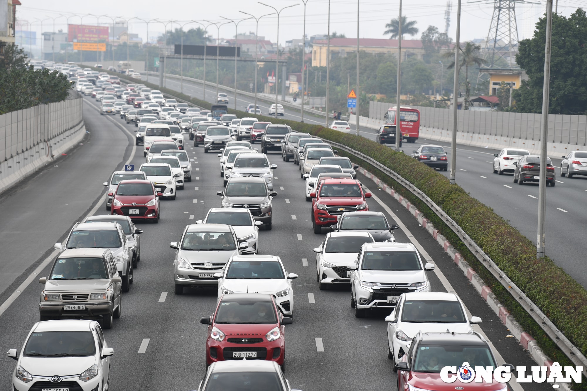 mung 2 tet tac duong cao toc phap van cau gie va vanh dai 3 tren cao hinh 8
