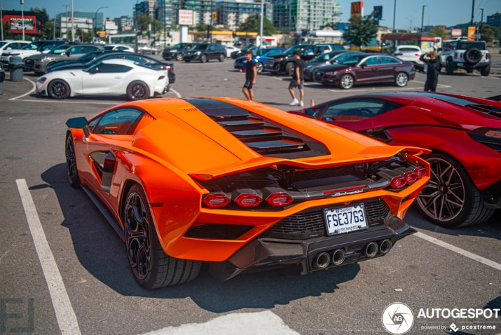 lamborghini countach the he moi co gia hon 5 trieu usd hinh 7