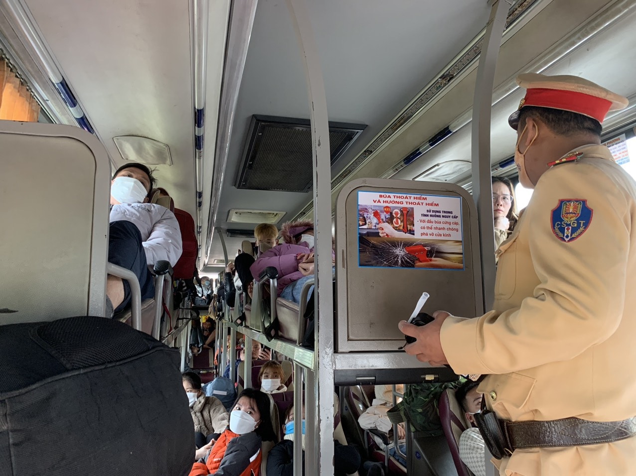 kiem tra phuong tien cho khach tren dia ban tinh hoa binh hinh 2