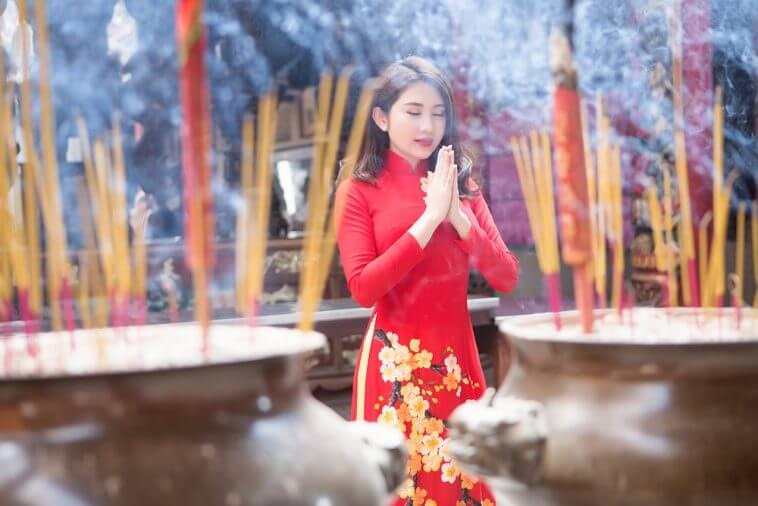nhung dieu kieng ki can tranh khi di le chua hinh 1