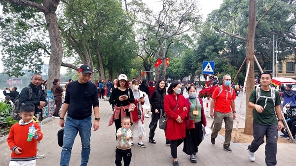 ha noi don tren 330 nghin luot khach dip tet nguyen dan hinh 2