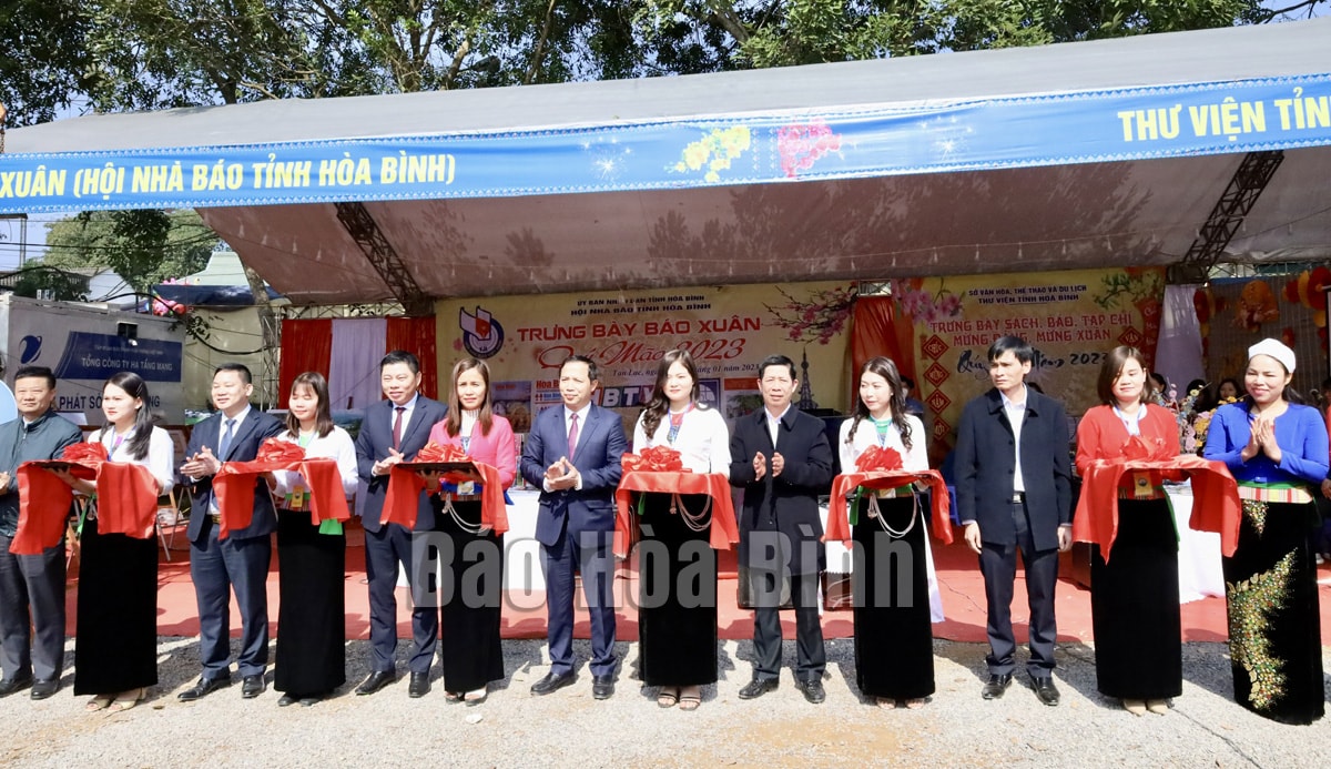 hoi nha bao tinh hoa binh to chuc trung bay bao xuan quy mao 2023 hinh 1