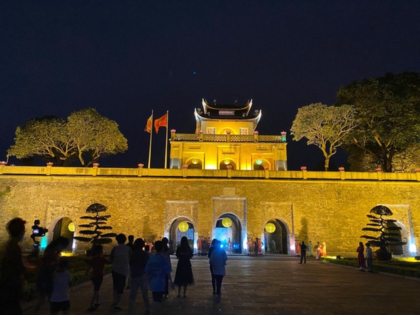 ha noi xay dung san pham du lich moi voi ten goi dem hoang cung hinh 2