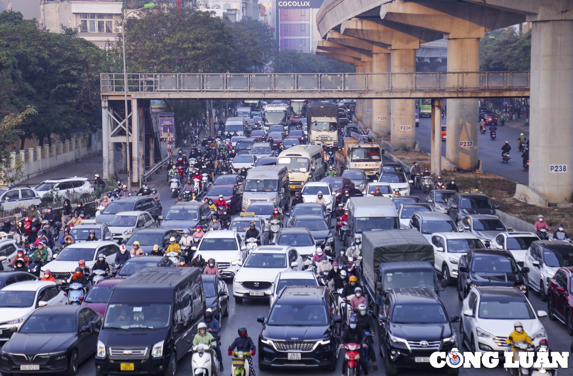 ha noi sau ky nghi tet duong pho lai un tac gio cao diem hinh 8