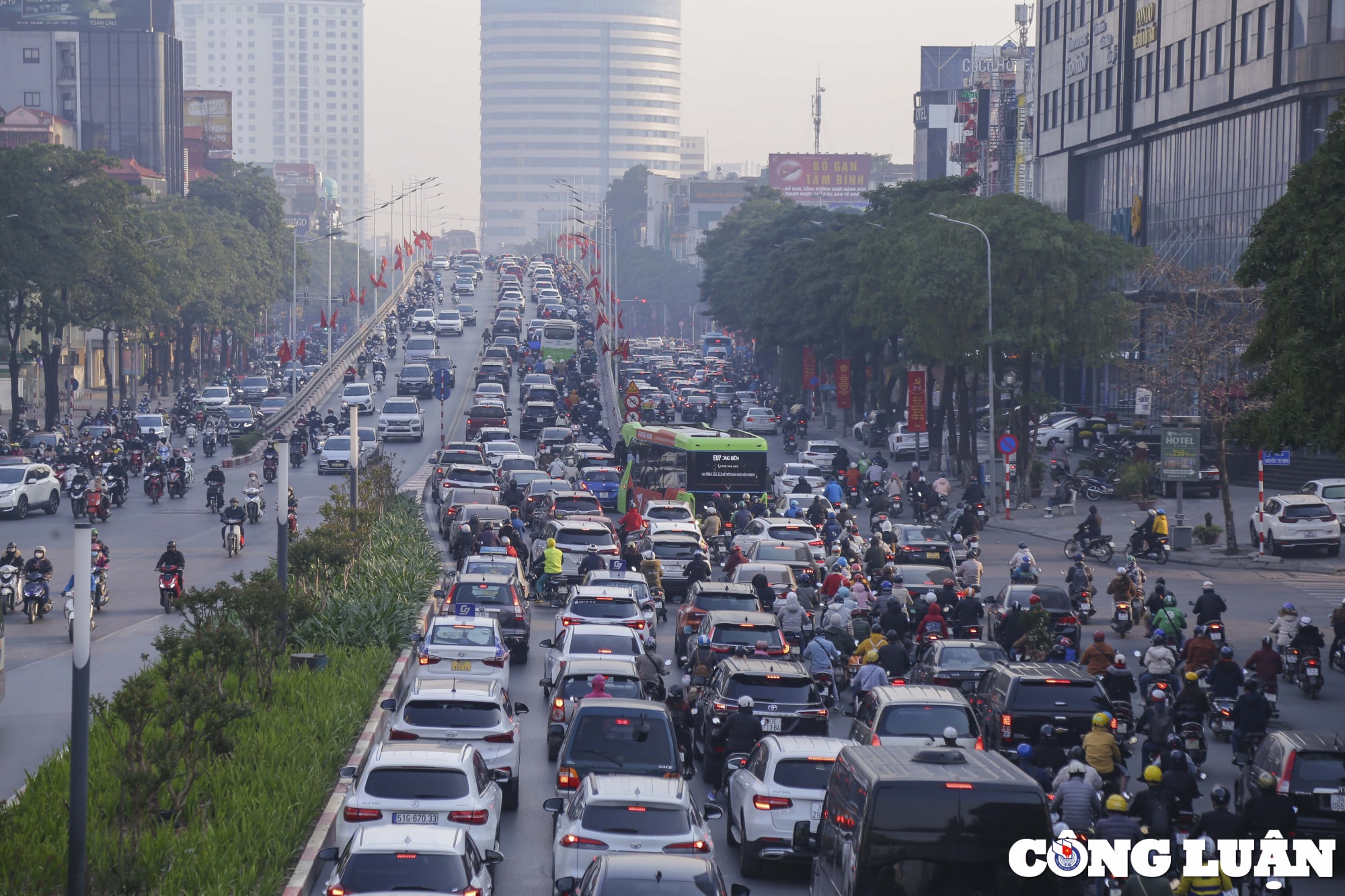ha noi sau ky nghi tet duong pho lai un tac gio cao diem hinh 1