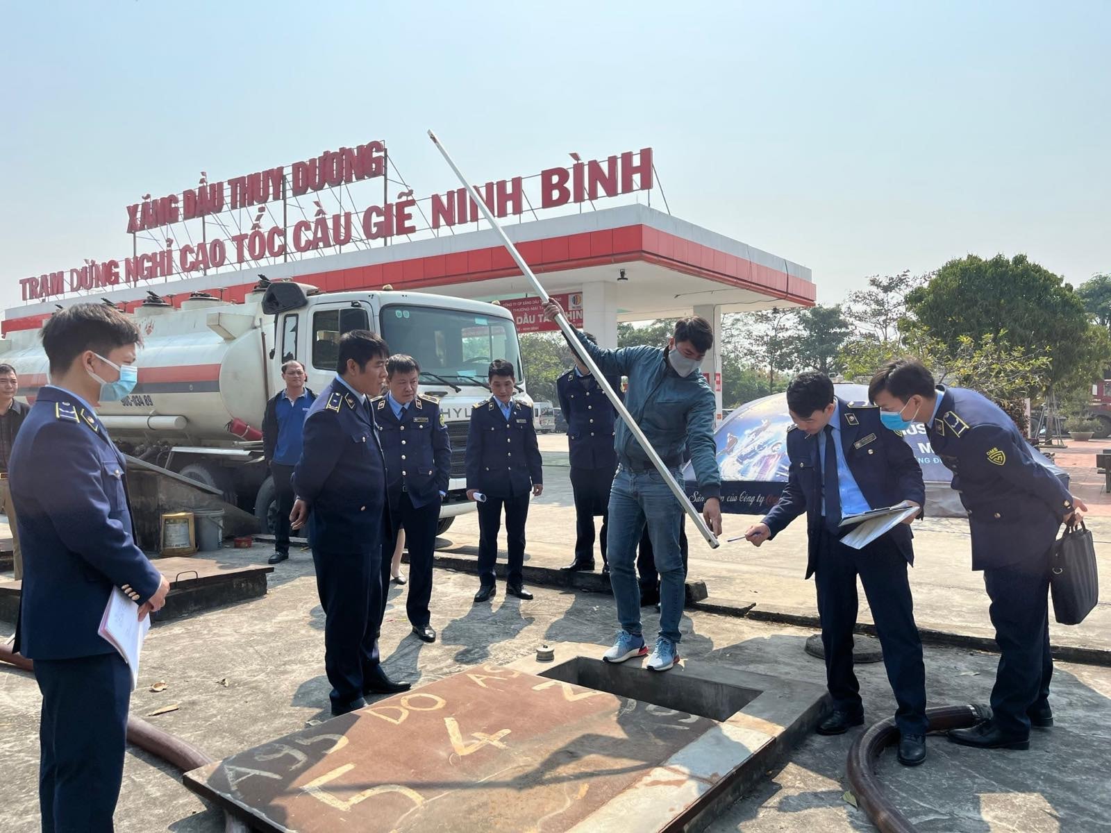 gia xang tang 1000 dong lit khong theo quy dinh doanh nghiep xang dau khong bat ngo hinh 2