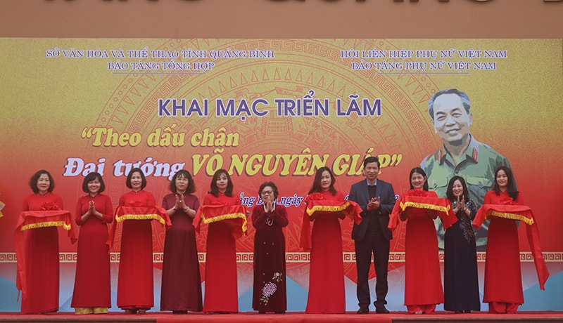 trien lam chuyen de theo dau chan dai tuong vo nguyen giap hinh 1