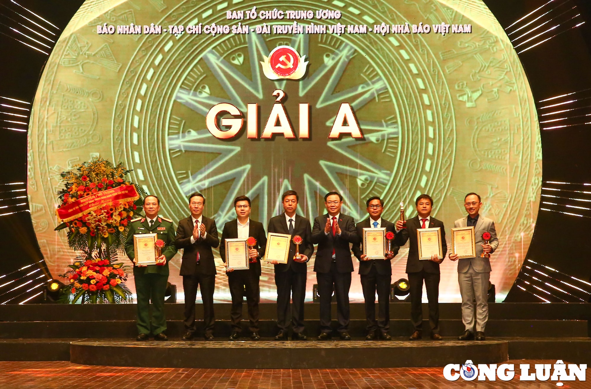 danh sach cac tac pham tac gia doat giai bua liem vang lan thu vii nam 2022 hinh 1
