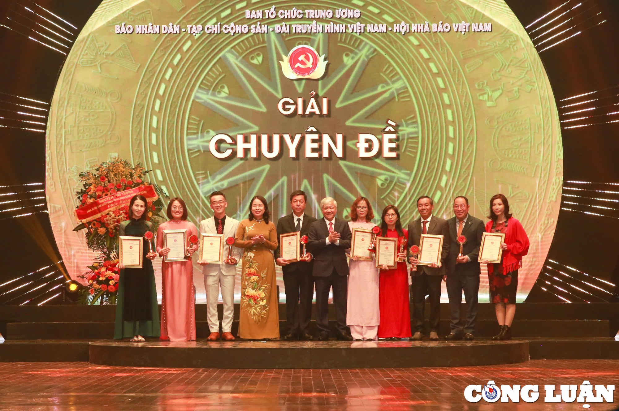 danh sach cac tac pham tac gia doat giai bua liem vang lan thu vii nam 2022 hinh 5