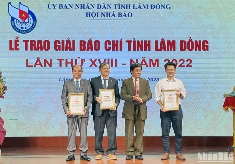 hoi nha bao tinh lam dong to chuc trao giai bao chi tinh lan thu 18 hinh 2