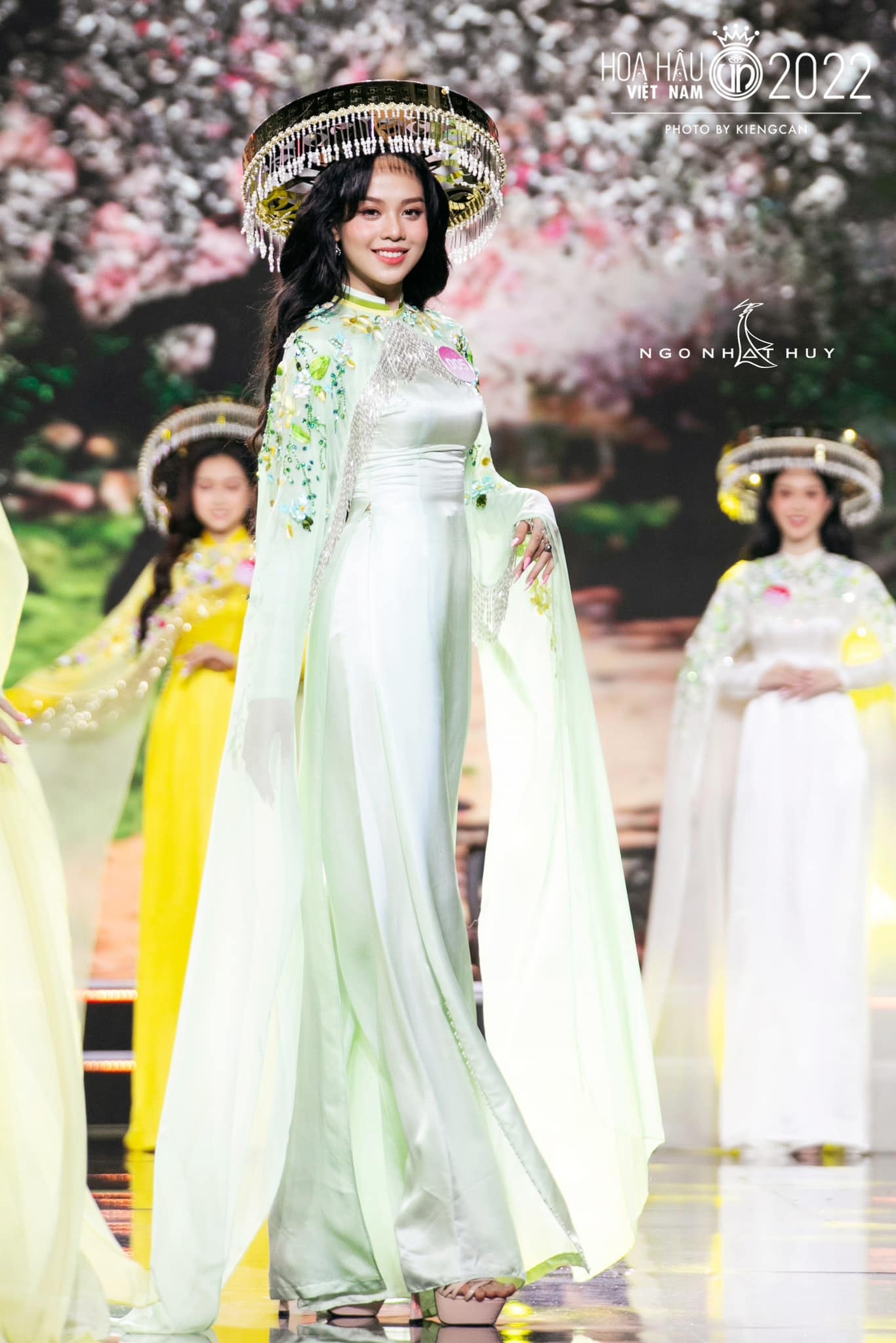 long lay dem chung ket miss xuan 2023 tai phap hinh 6