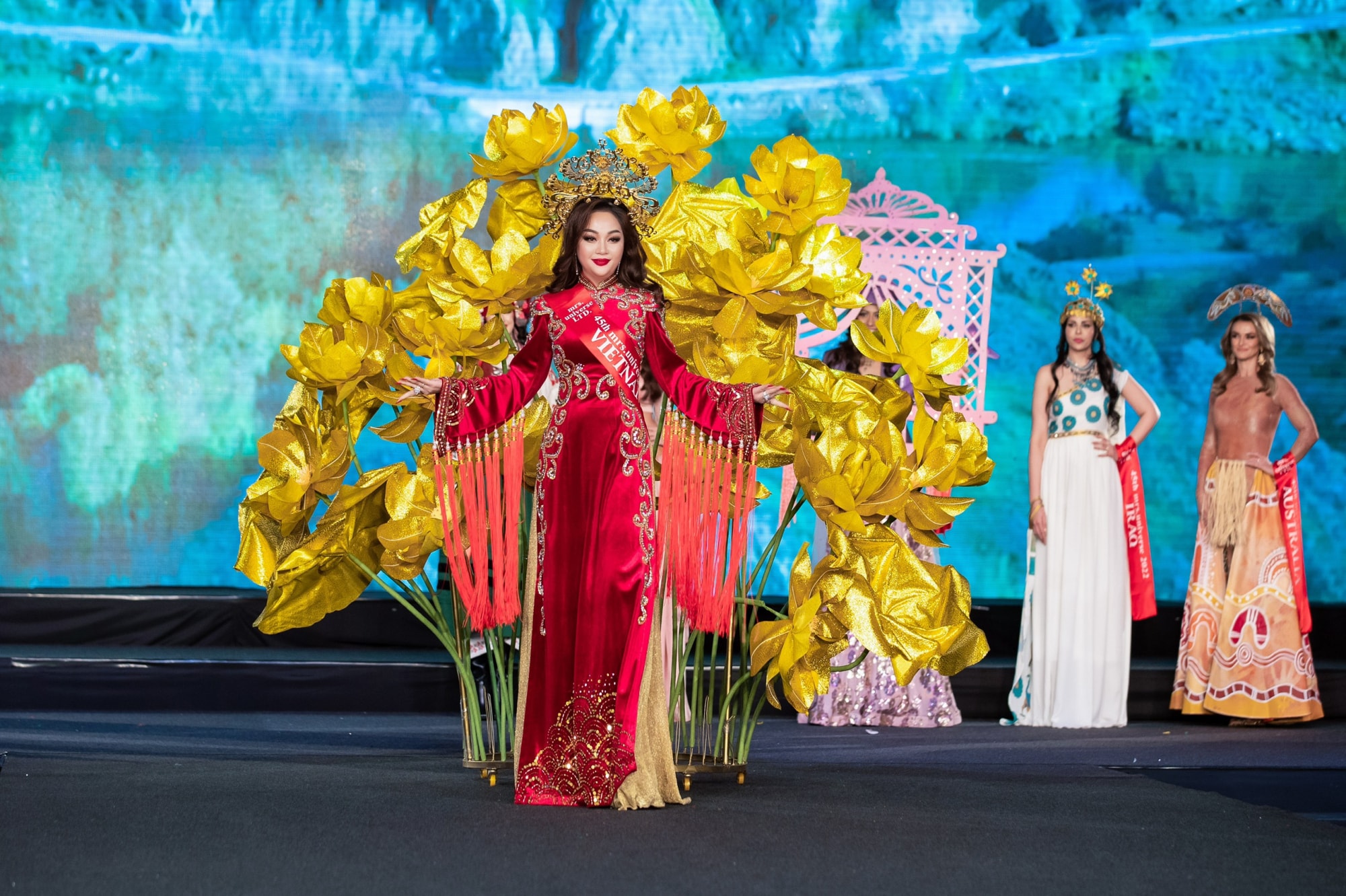 hoang thanh nga doat giai a hau 1 mrs universe 2022 tai sofia hinh 8