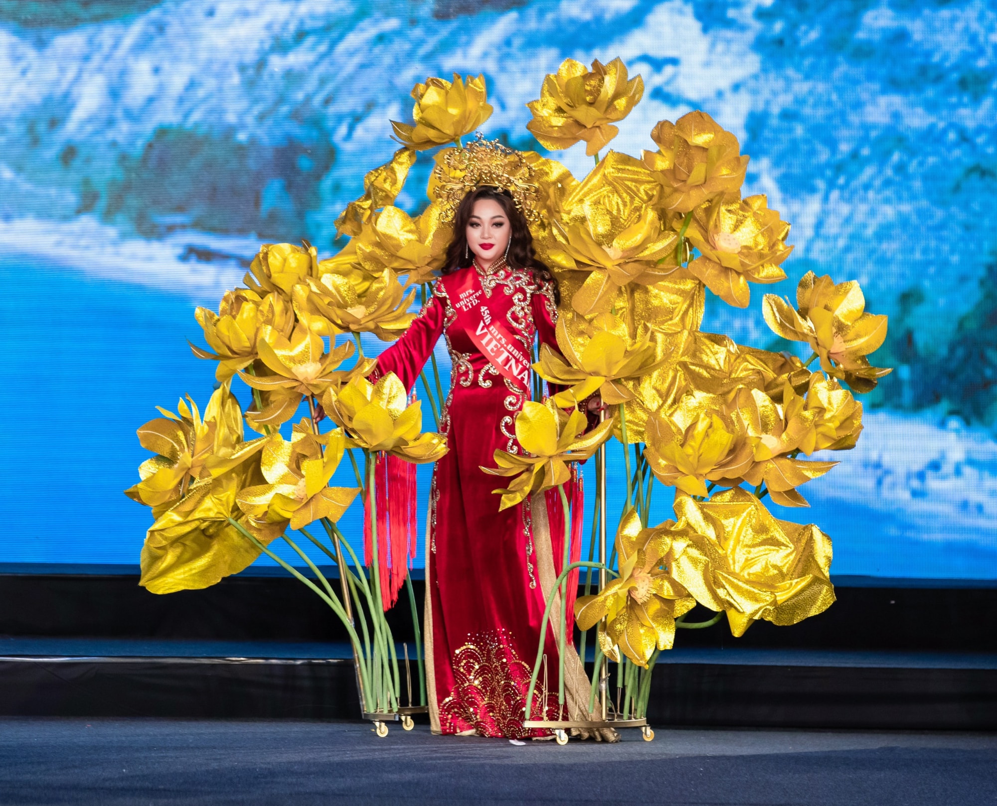 hoang thanh nga doat giai a hau 1 mrs universe 2022 tai sofia hinh 7