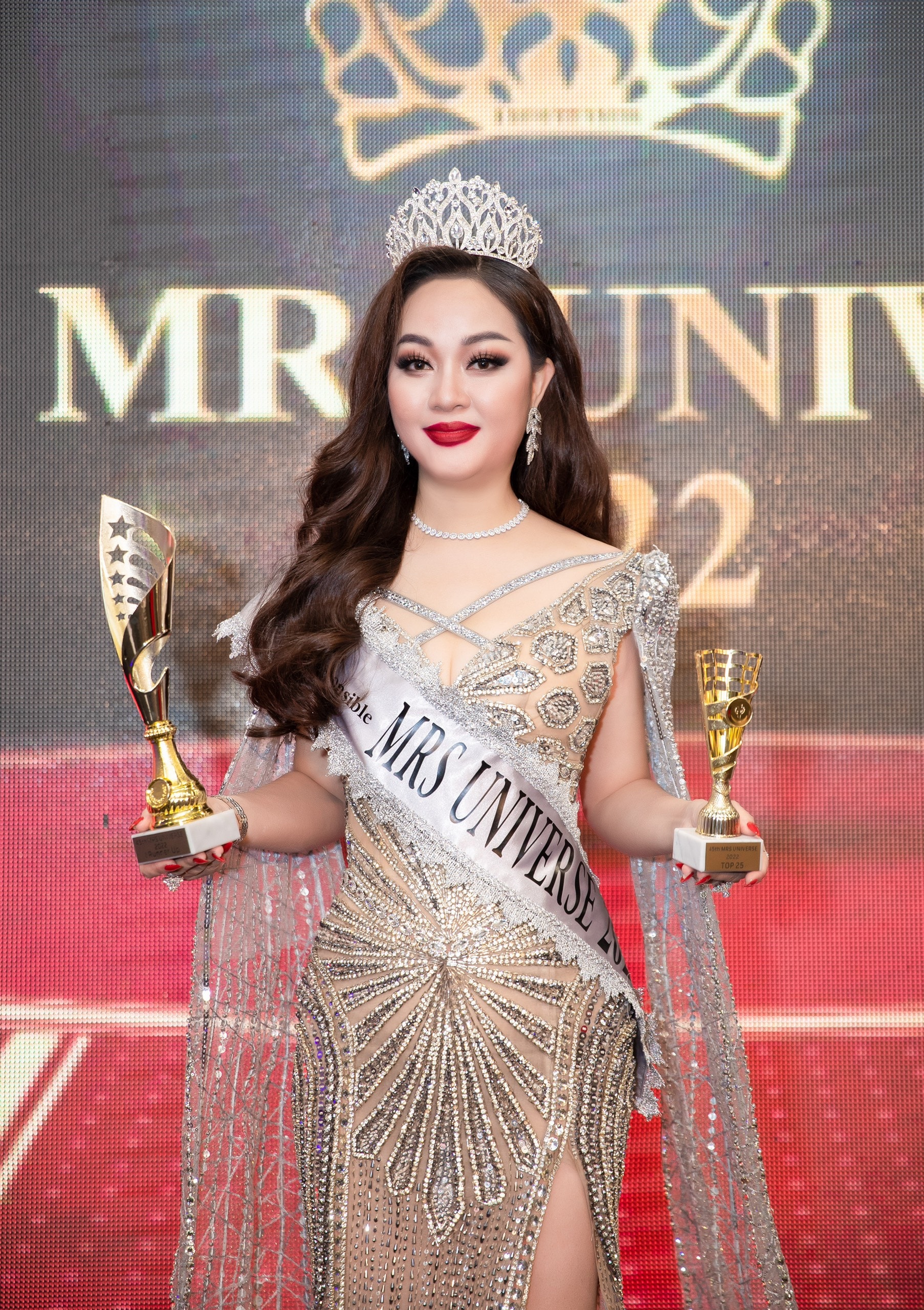 hoang thanh nga doat giai a hau 1 mrs universe 2022 tai sofia hinh 2
