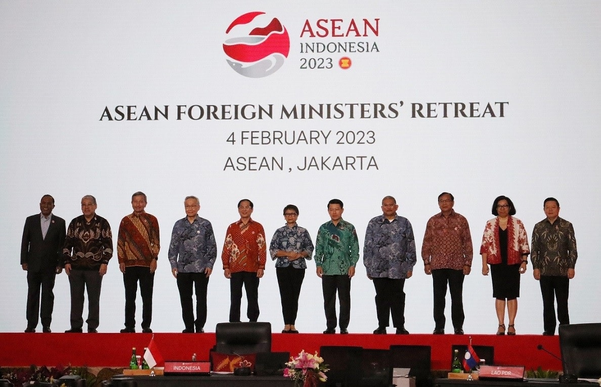 hoi nghi hep bo truong ngoai giao asean indonesia muon to chuc dam phan ve bo quy tac ung xu o bien dong hinh 1